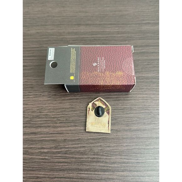 The Lord Of The Rings Character Stained Glass Enamel Pin - Gandalf - Picture 2 of 2